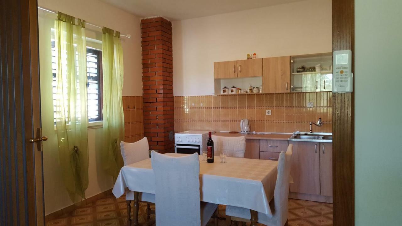 Vacation Home Ivan Kasic Exterior foto